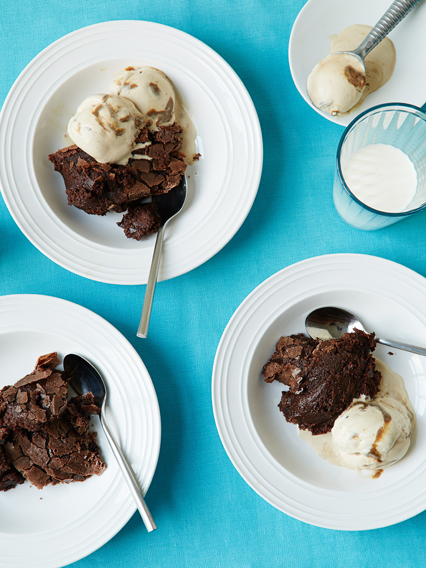 FNK_SlowCookerGooeyBrownieCake_V_01_for_web