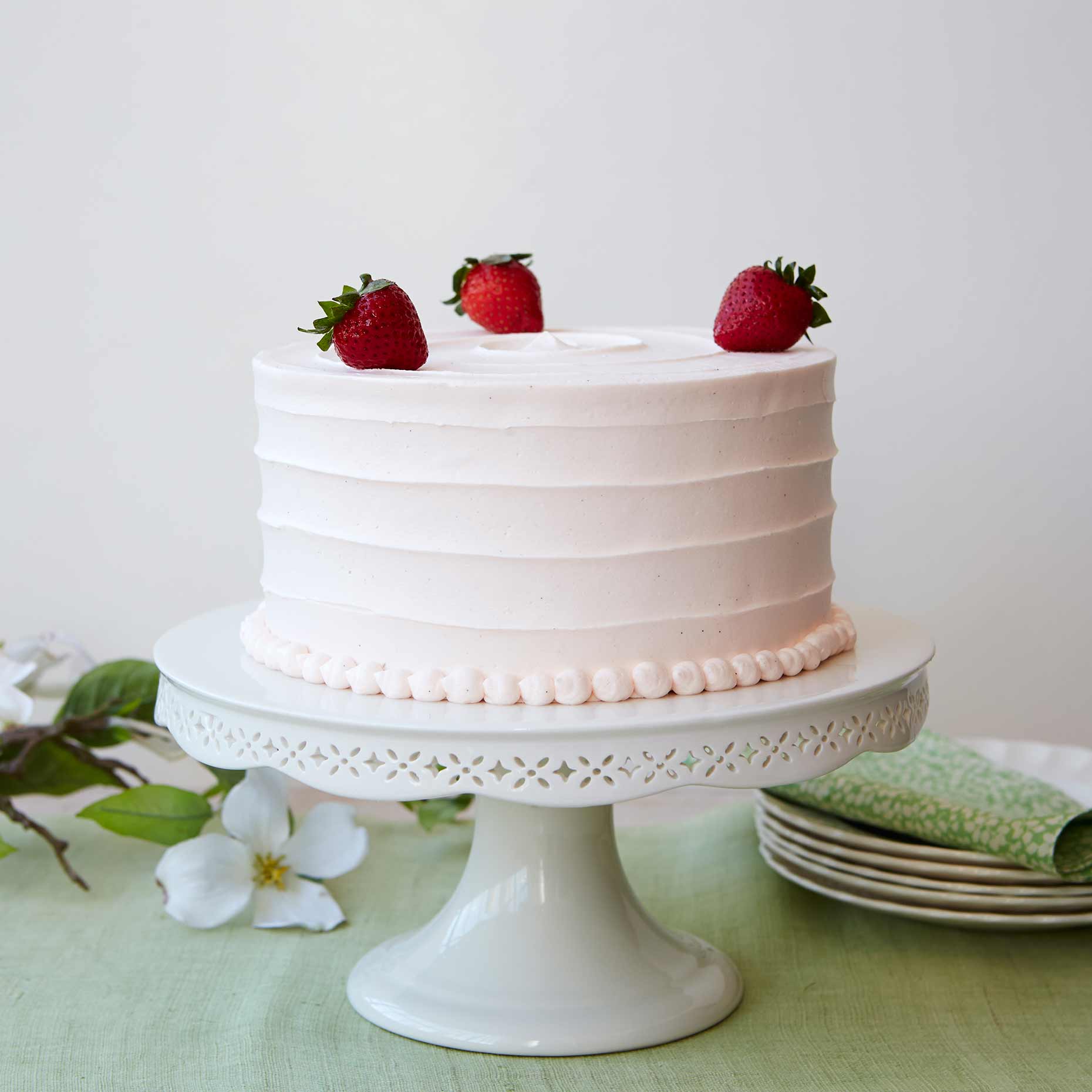 May_Day_Strawberry_Cake_01_final_flat_for_web